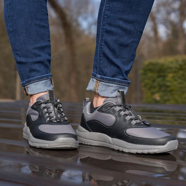 No. 47 Trail Runner in Black